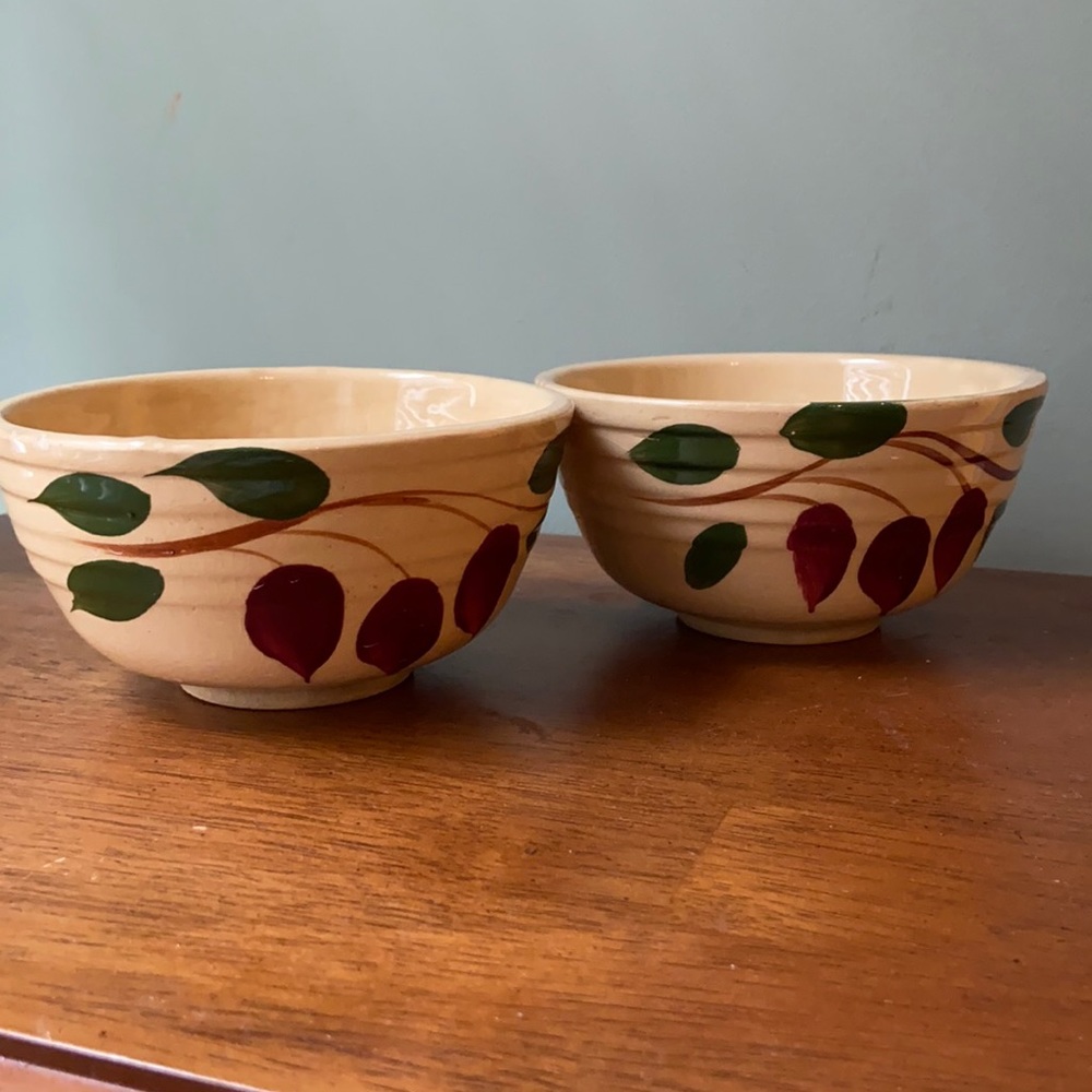 Pair of vintage Watt 05 Ovenware